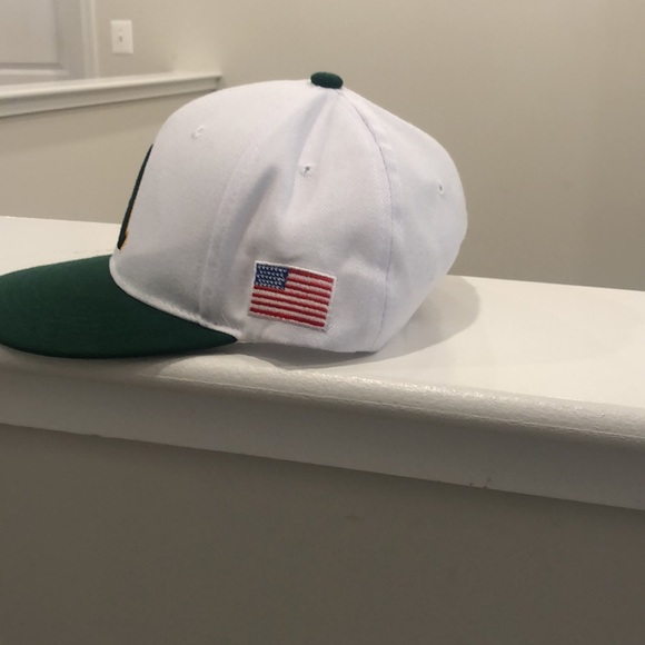 Fitted cap - Picture 2 of 4